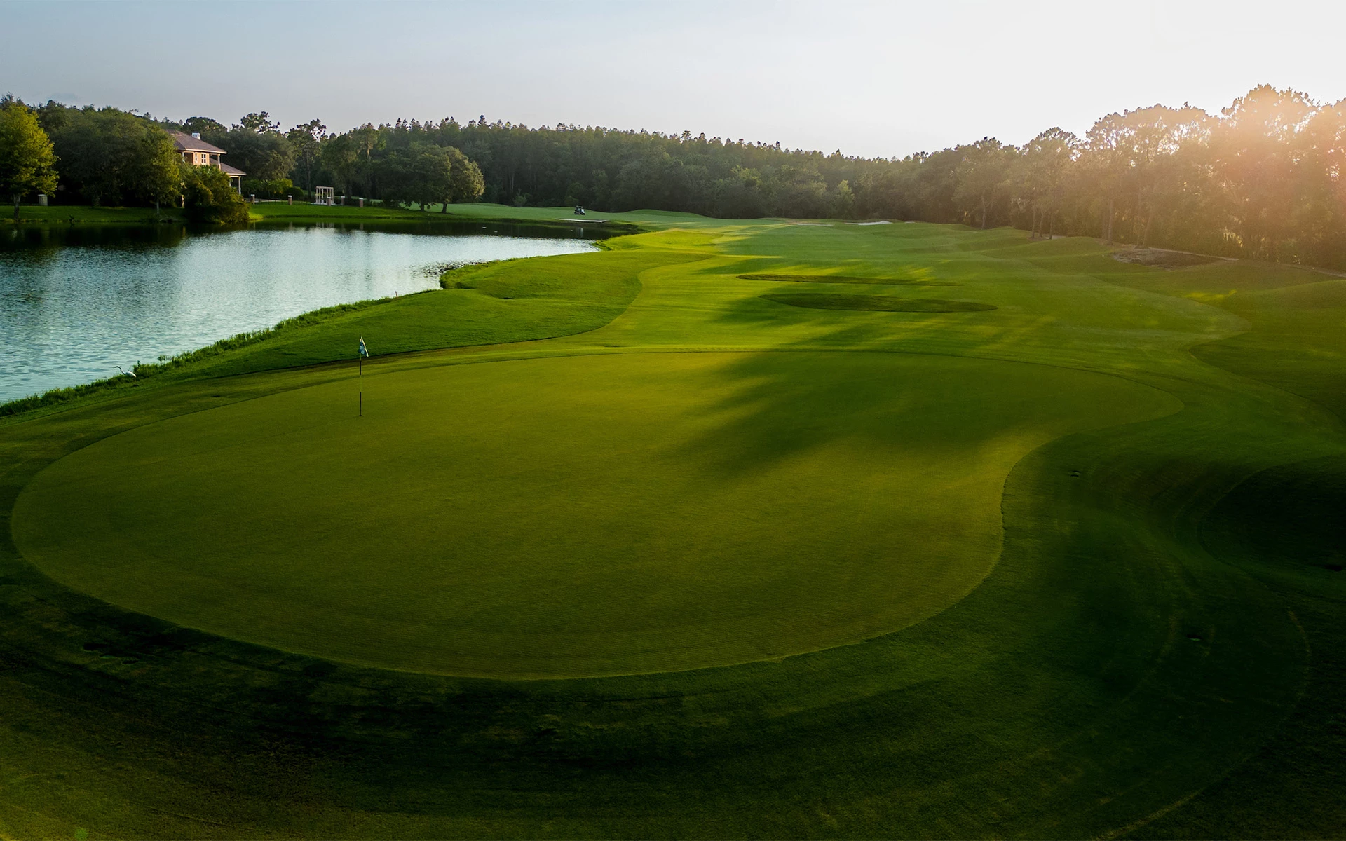 https://www.invitedclubs.com/globalassets/hunters-green-country-club/_images/photoshelter-2023/hunters_green_cc_dji_0951_1920_1200.jpg?format=webp