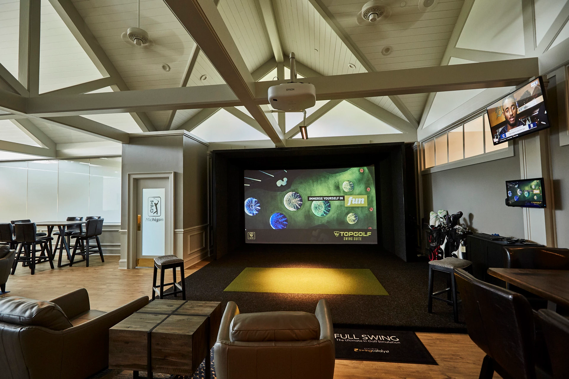 TPC Michigan - Golf Lounge